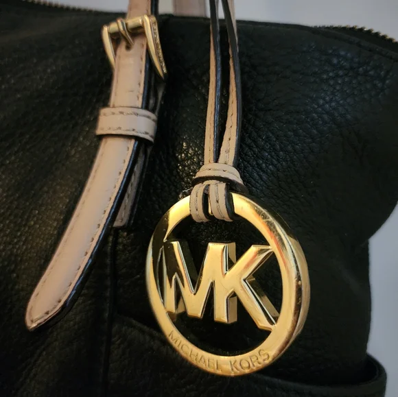 Large Michael Kors Bag - Picture 2 of 12